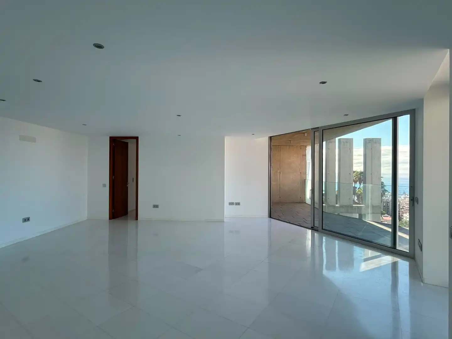 Wohnung zum Verkauf in Santa Cruz de Tenerife mit Privatgarten, Terrasse und Abstellraum