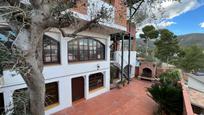 Vista exterior de Casa o xalet en venda en Castelldefels amb Aire condicionat, Terrassa i Piscina