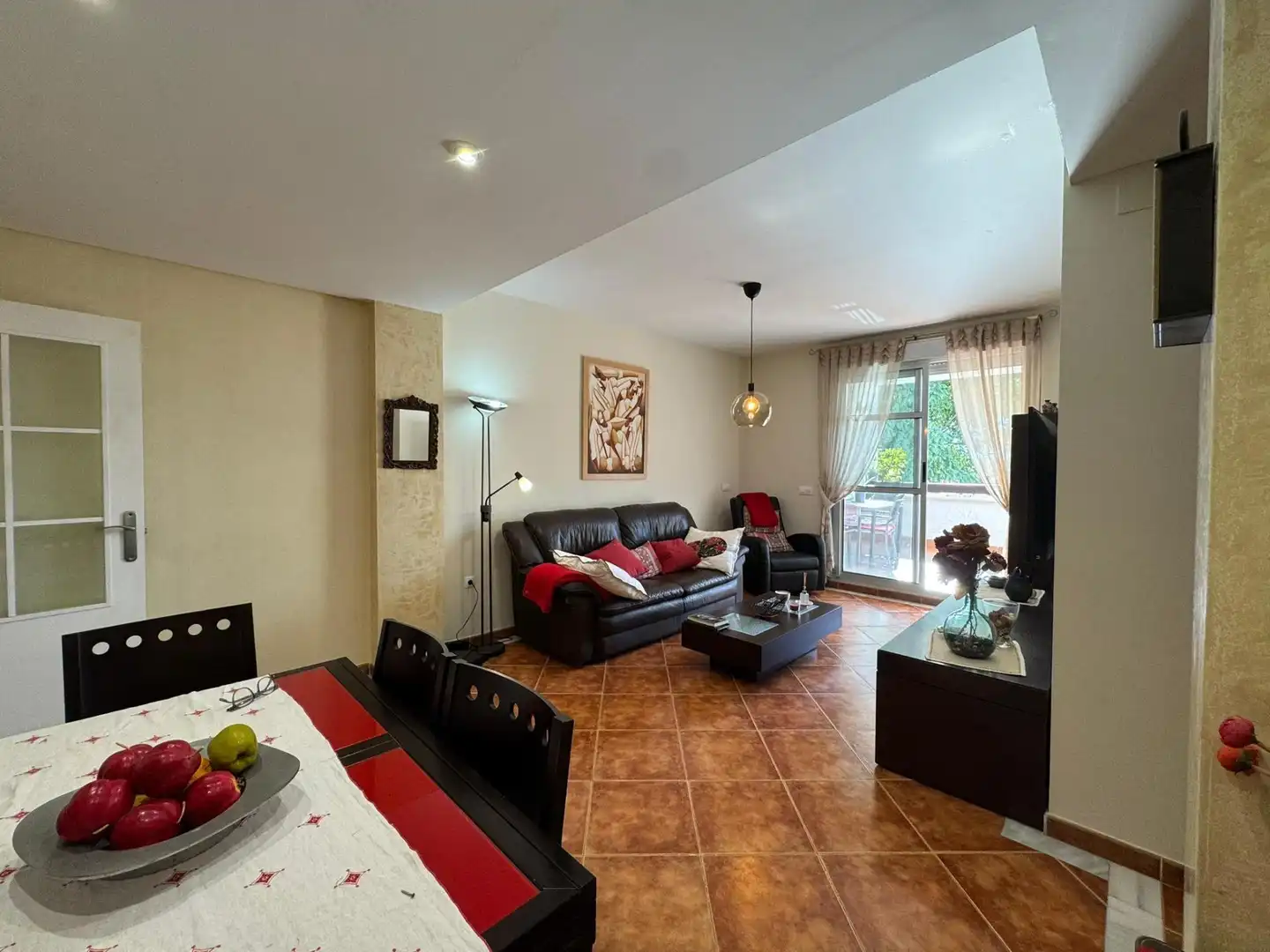 Sala de estar de Apartamento en venta en Rota con Terraza y Piscina comunitaria
