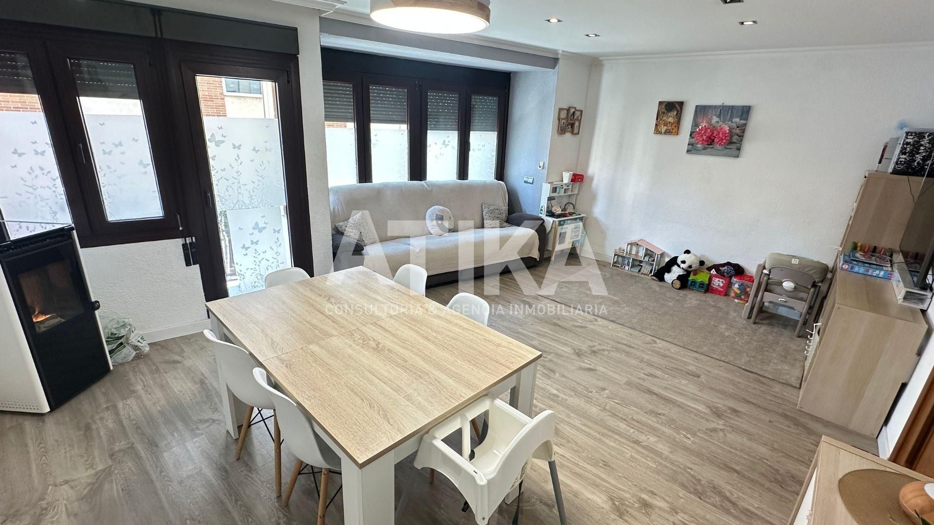 Wohnung zum Verkauf in Ontinyent mit Klimaanlage, Terrasse und Abstellraum