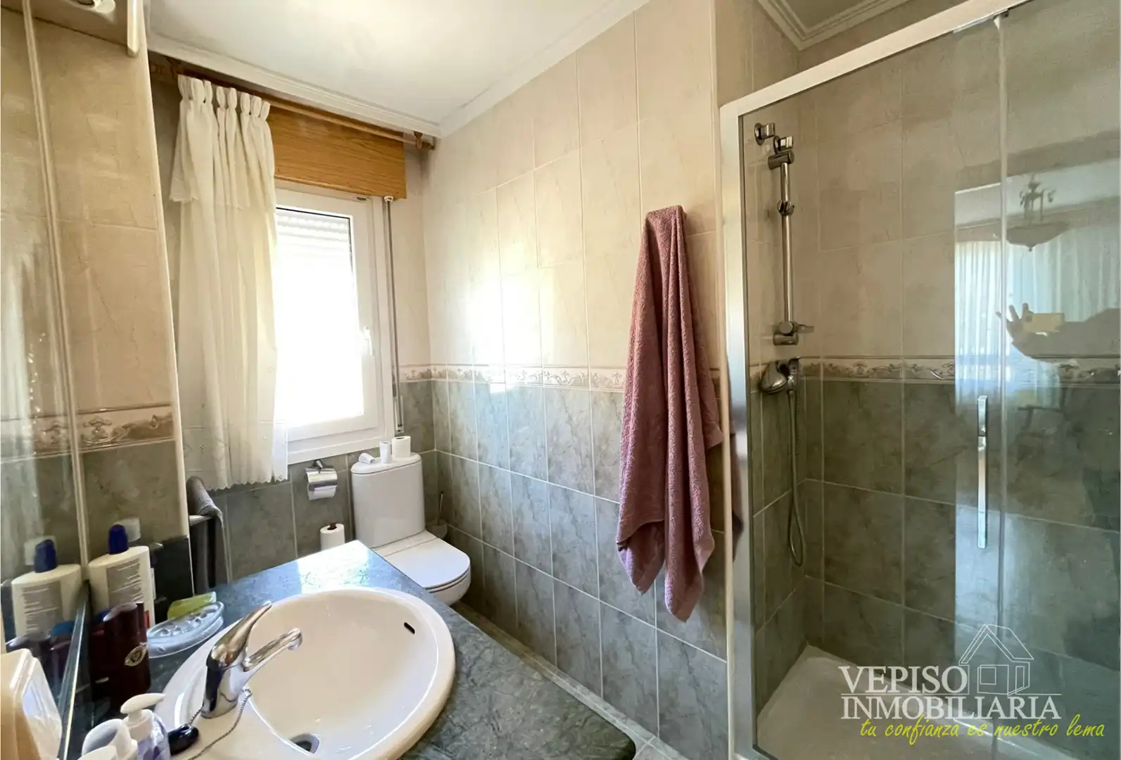 Bany de Casa o xalet en venda en Briviesca amb Aire condicionat, Calefacció i Jardí privat