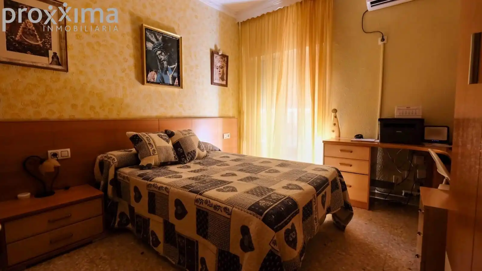 Bedroom of Houses for sale in Sevilla  with Air Conditioner, Terrace and Storage room