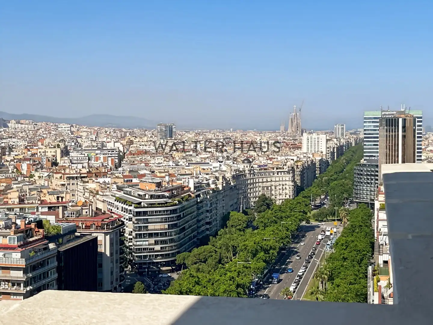 Außenansicht von Wohnung zur Miete in Barcelona mit Klimaanlage, Heizung und Möbliert
