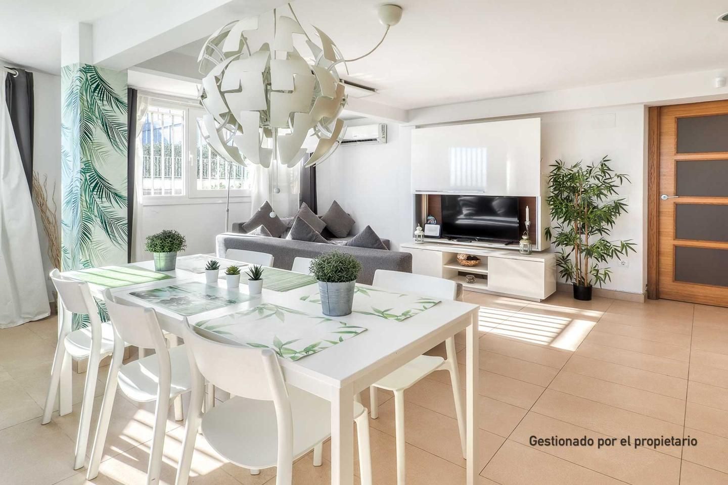 Dining room of Planta baja for sale in Castell d'Aro, Platja d'Aro i s'Agaró  with Air Conditioner and Furnished