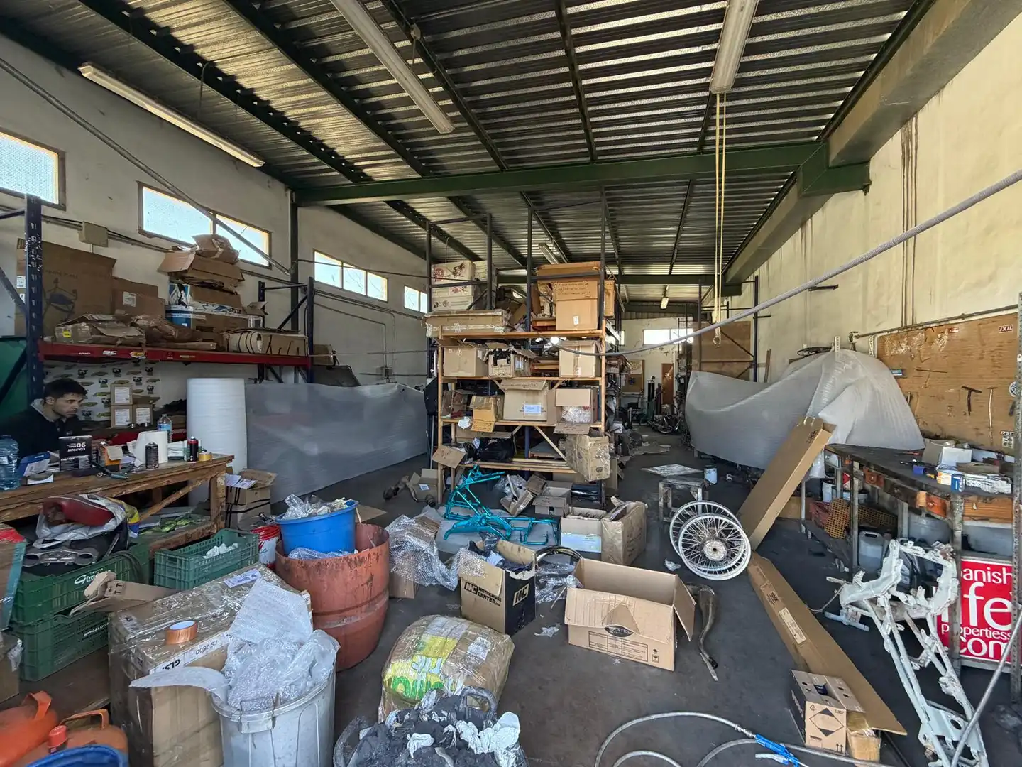 Fabrikhallen zum Verkauf in Jumilla