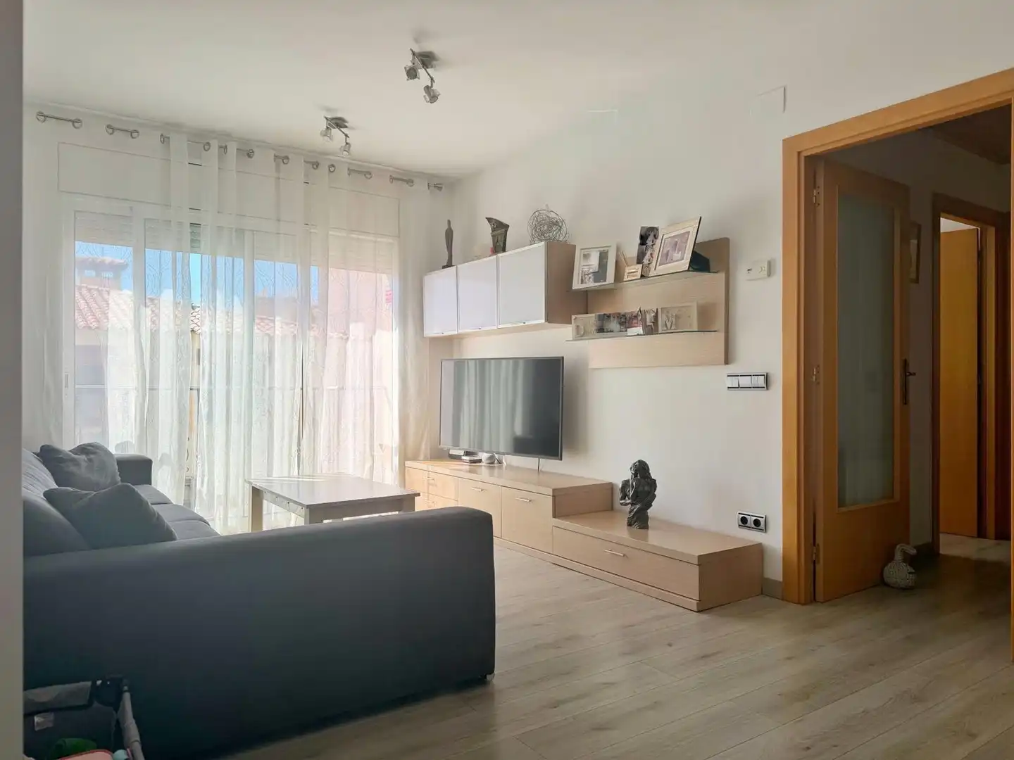 Living room of Flat for sale in Roda de Berà  with Air Conditioner, Heating and Parquet flooring