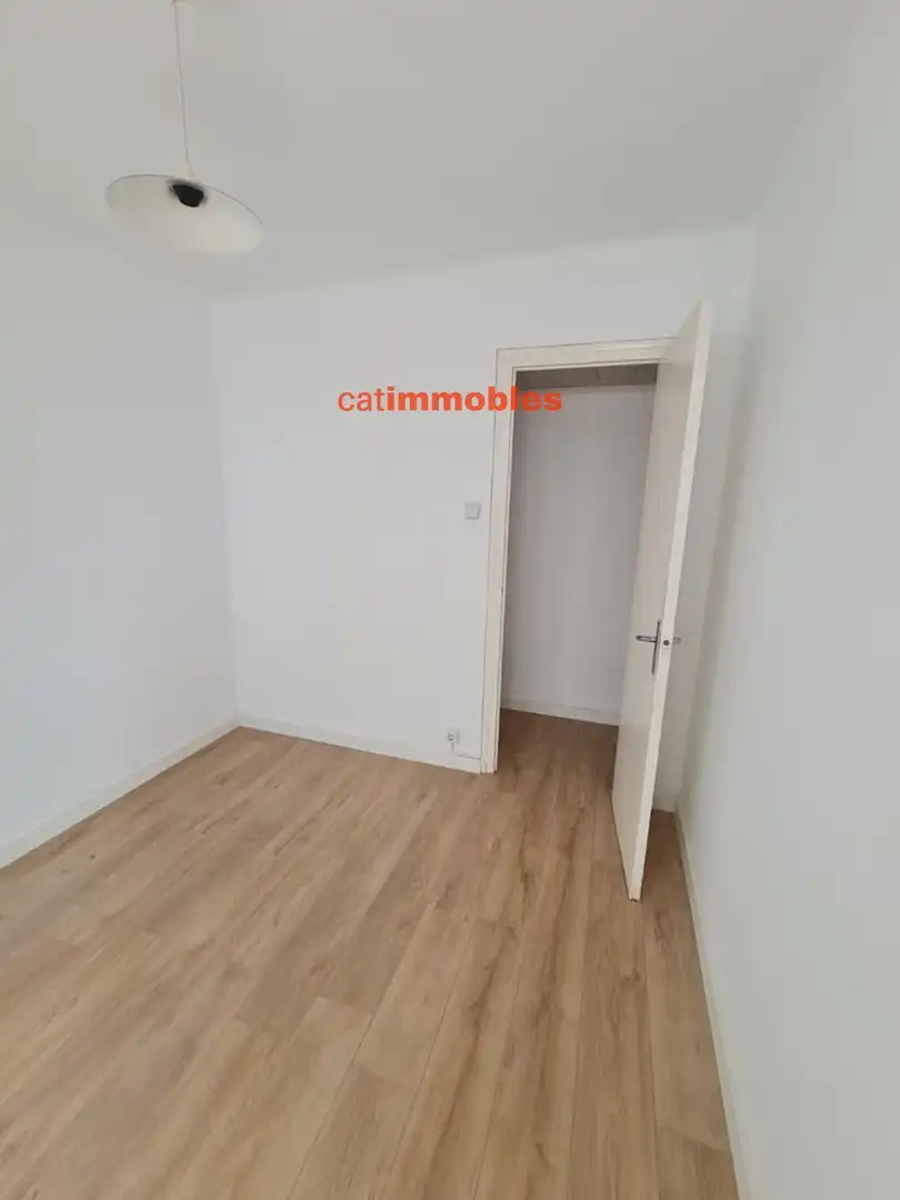 Dormitori de Edifici en venda en L'Hospitalet de Llobregat