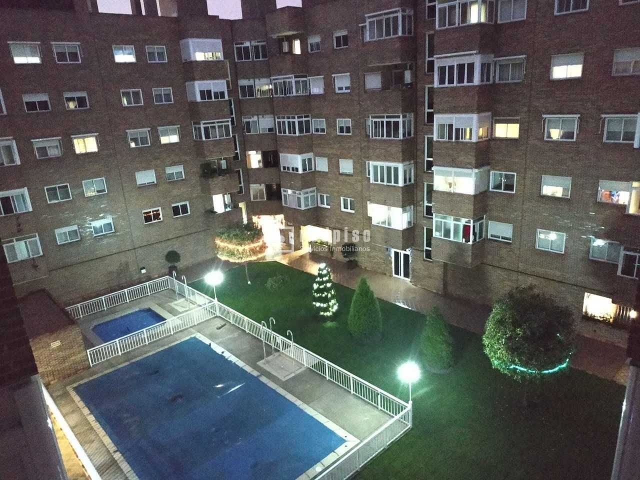 Vista exterior de Piso en venta en Coslada con Aire acondicionado, Calefacción y Trastero