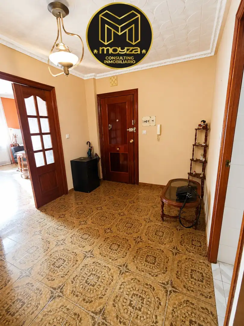 Wohnung zum Verkauf in Torredonjimeno mit Klimaanlage, Terrasse und Abstellraum