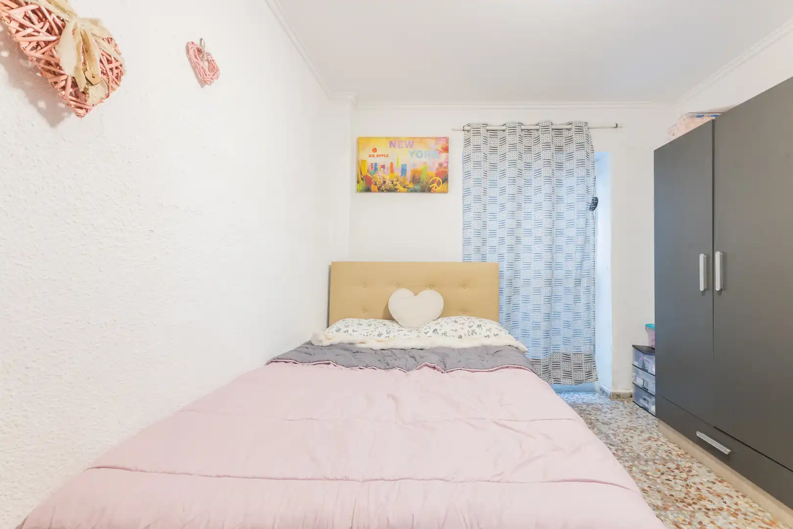 Bedroom of Flat for sale in Valencia