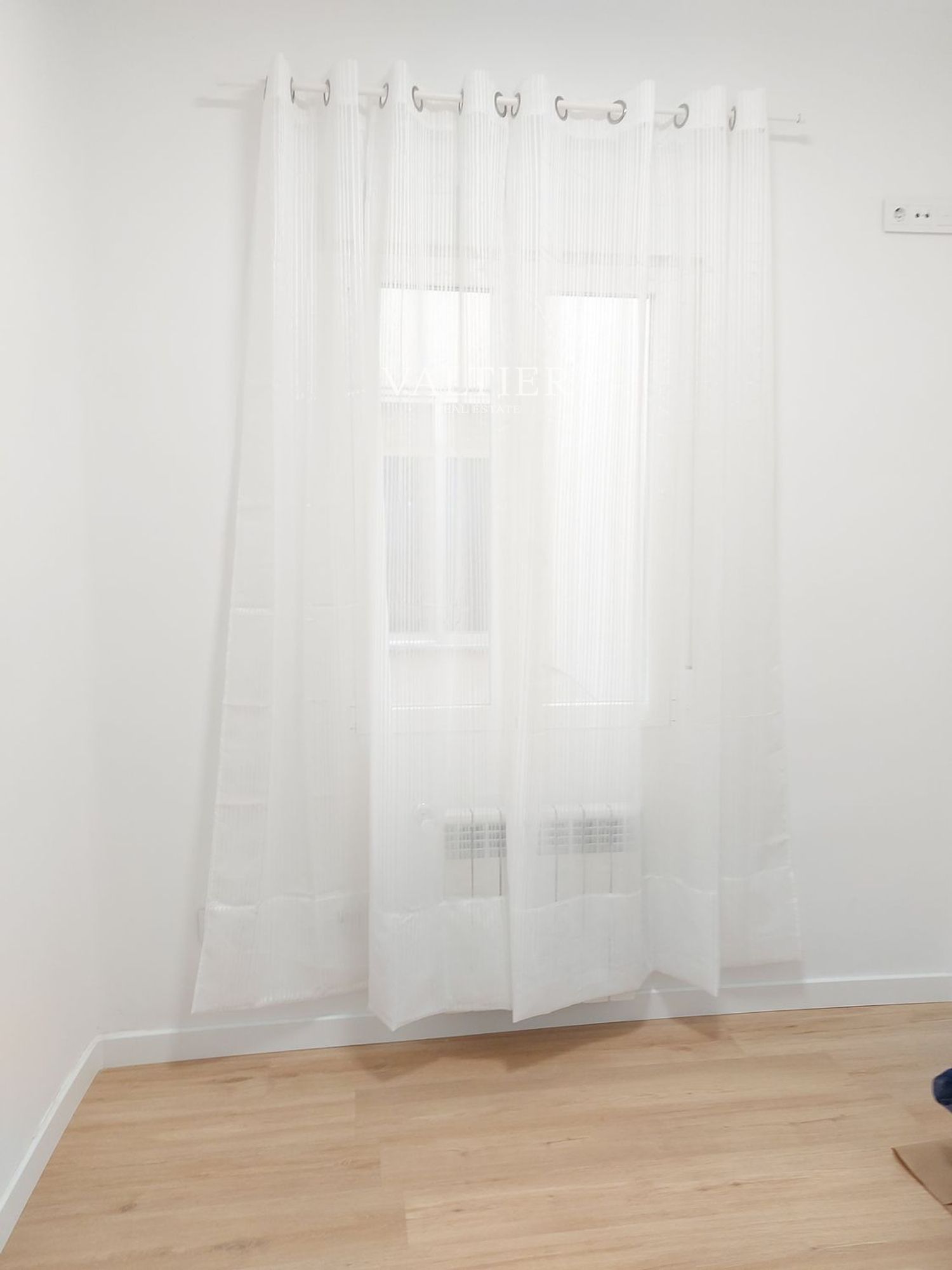 Dormitori de Pis de lloguer en  Madrid Capital amb Aire condicionat i Terrassa