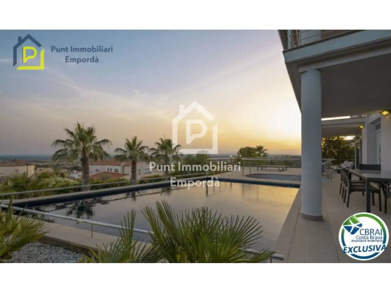 Detached house with pool for sale in Alemania