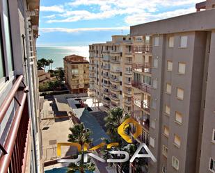 Vista exterior de Apartament en venda en Benicasim / Benicàssim amb Aire condicionat, Calefacció i Jardí privat