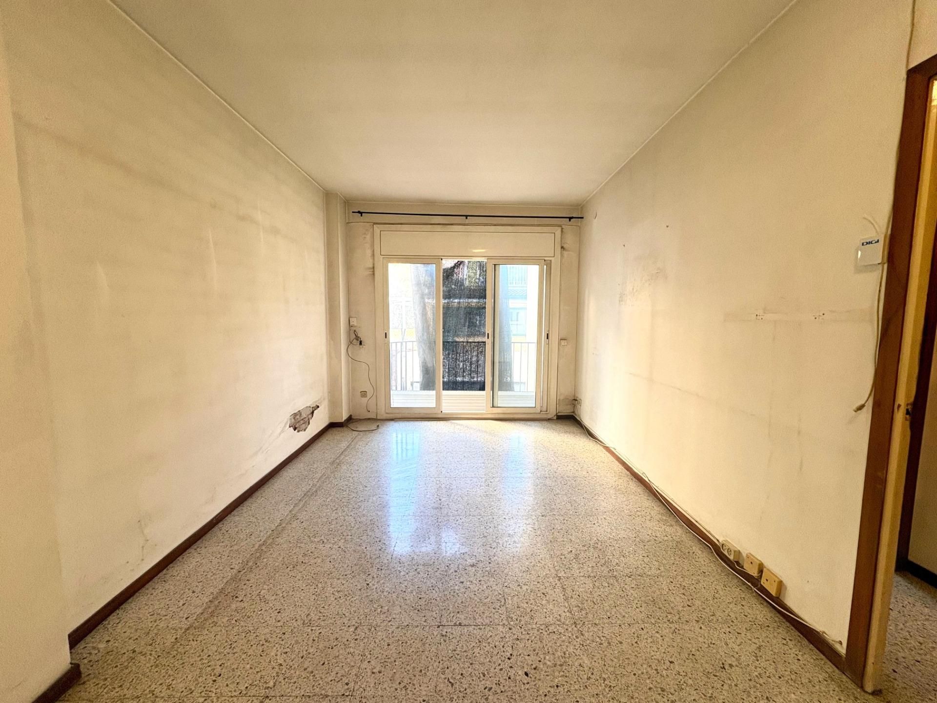 Sala de estar de Piso en venta en  Barcelona Capital con Balcón