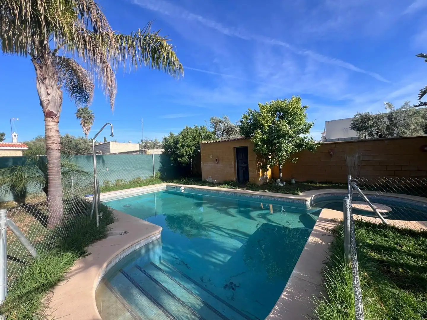Piscina de Finca rústica en venta en Dos Hermanas con Aire acondicionado, Jardín privado y Piscina