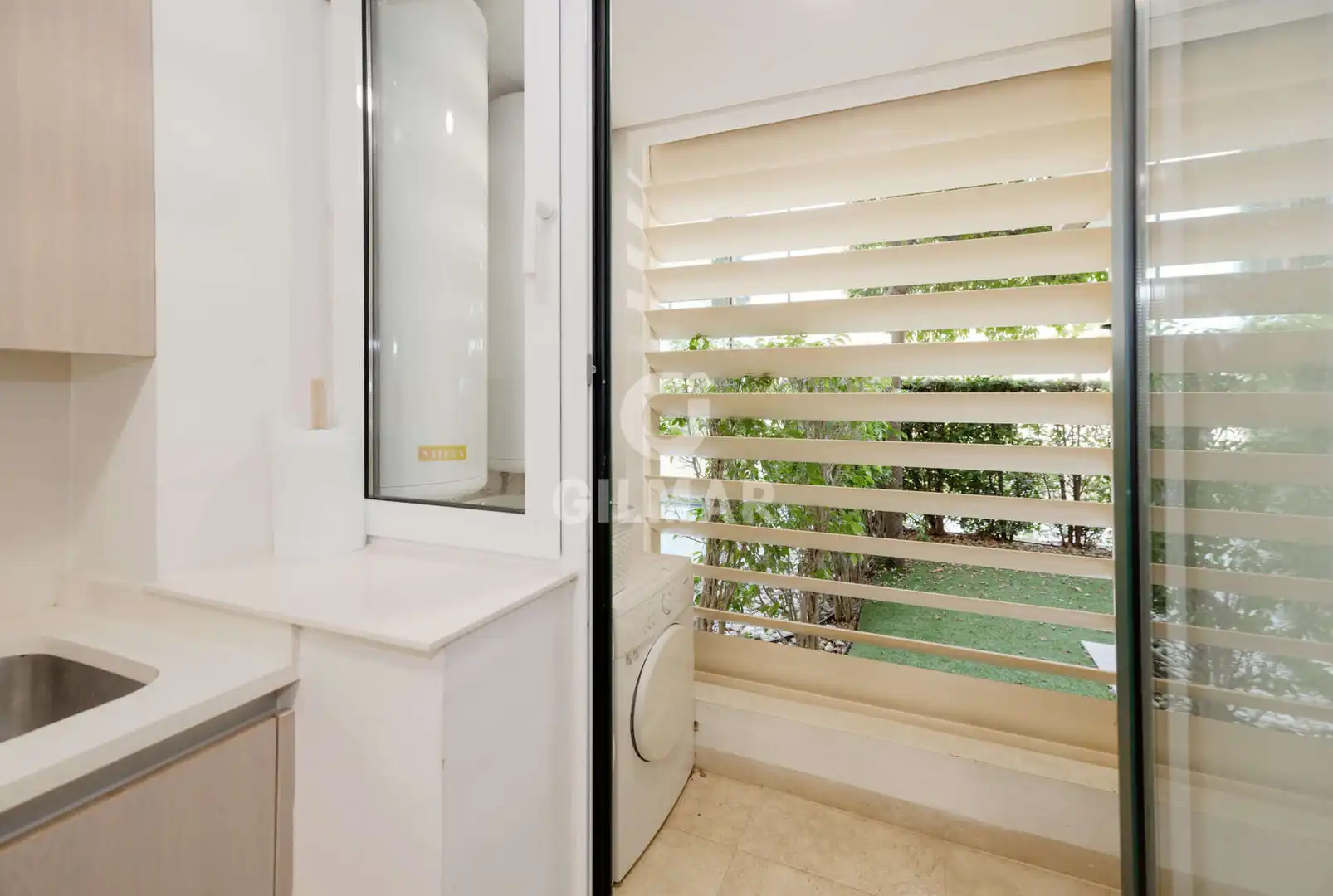Baño de Apartamento en venta en Sotogrande con Calefacción, Jardín privado y Trastero