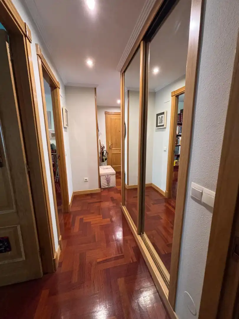 Piso en venta en Oviedo  con Calefacción, Parquet y Trastero