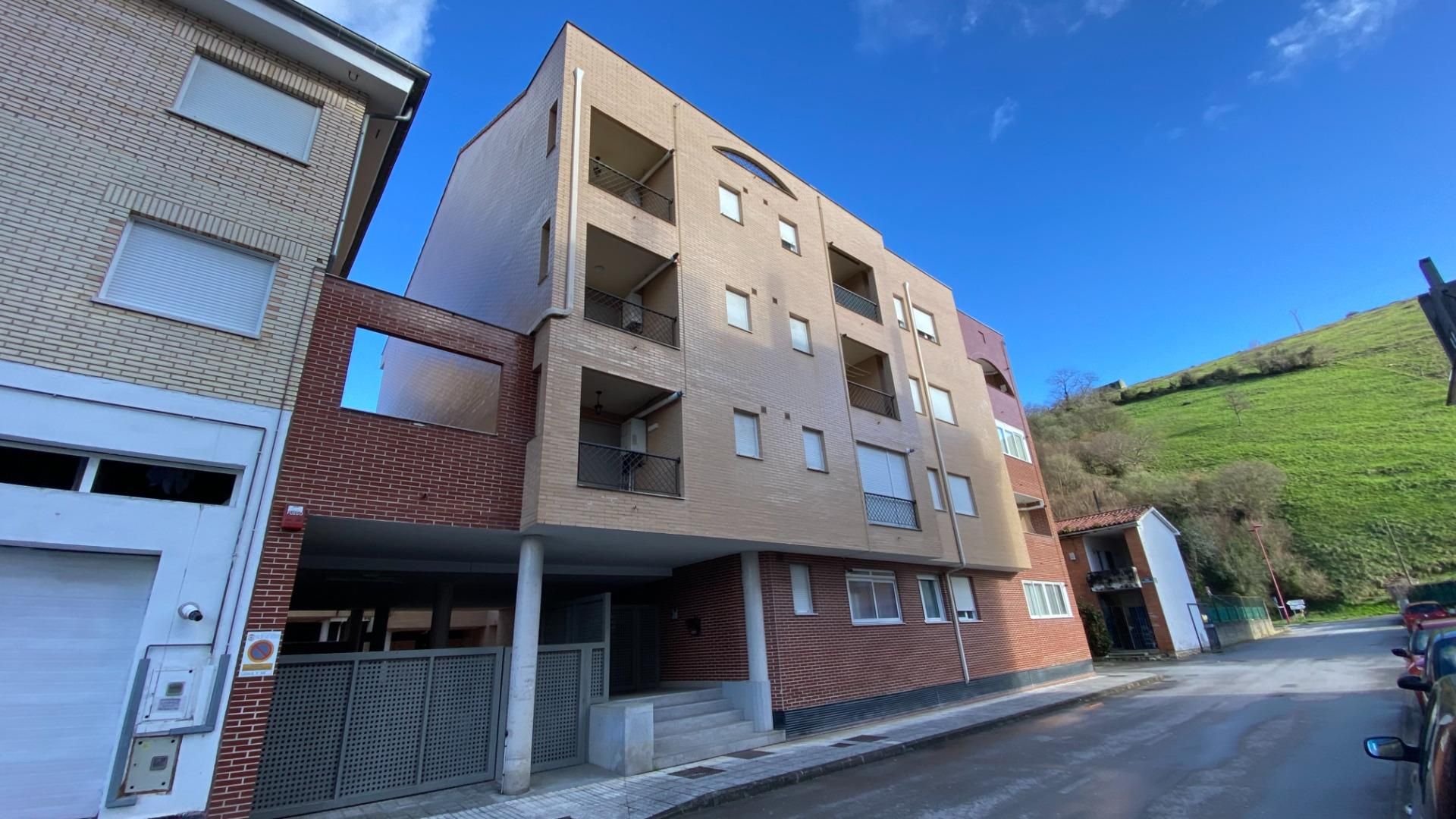 Exterior view of Garage for sale in Val de San Vicente 