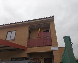 Exterior view of Single-family semi-detached for sale in Las Pedrosas