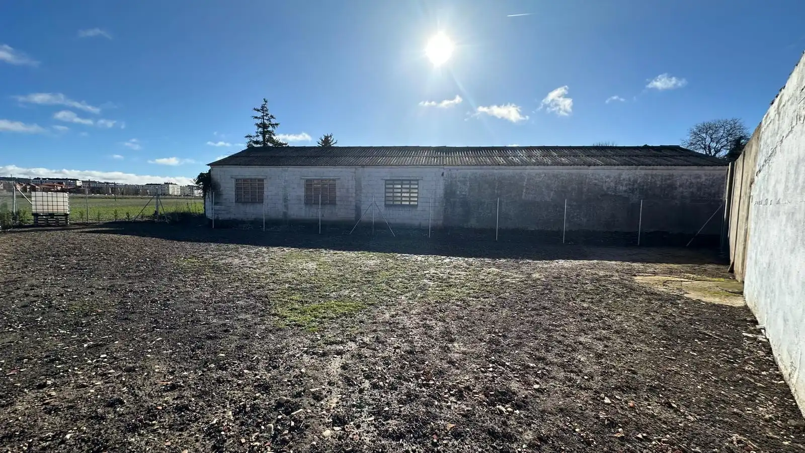 Vista exterior de Casa o xalet en venda en Burgos amb Jardí privat i Traster