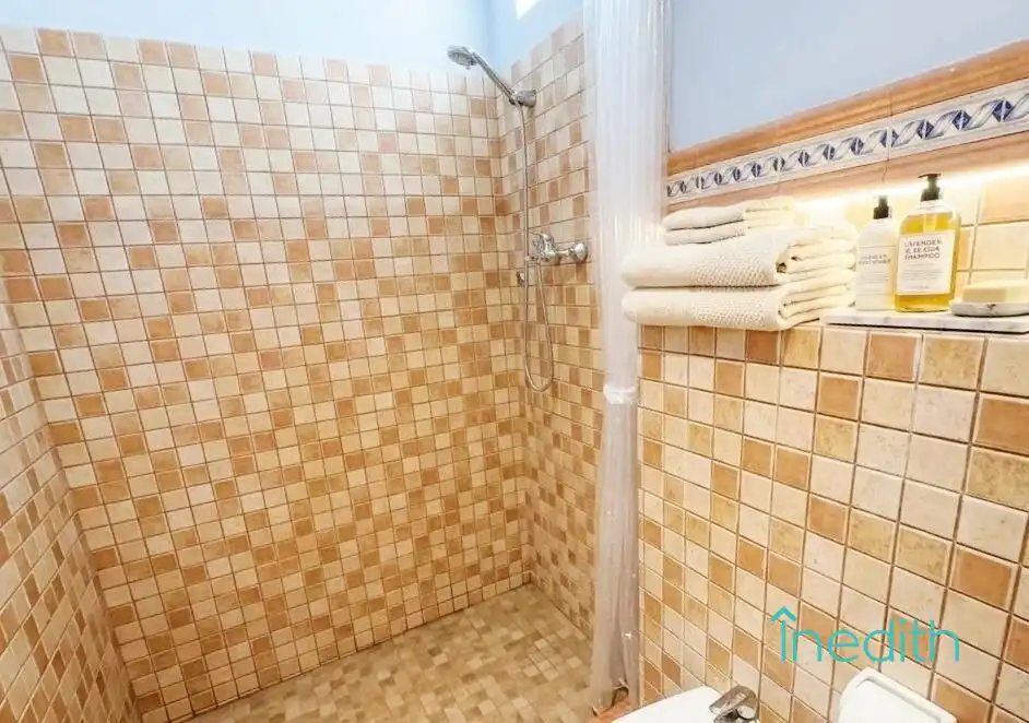 Bathroom of Houses for sale in Castelldefels  with Air Conditioner, Heating and Private garden