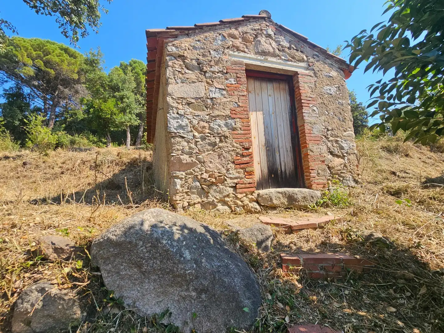 Vista exterior de Finca rústica en venda en Riells i Viabrea amb Jardí privat i Traster