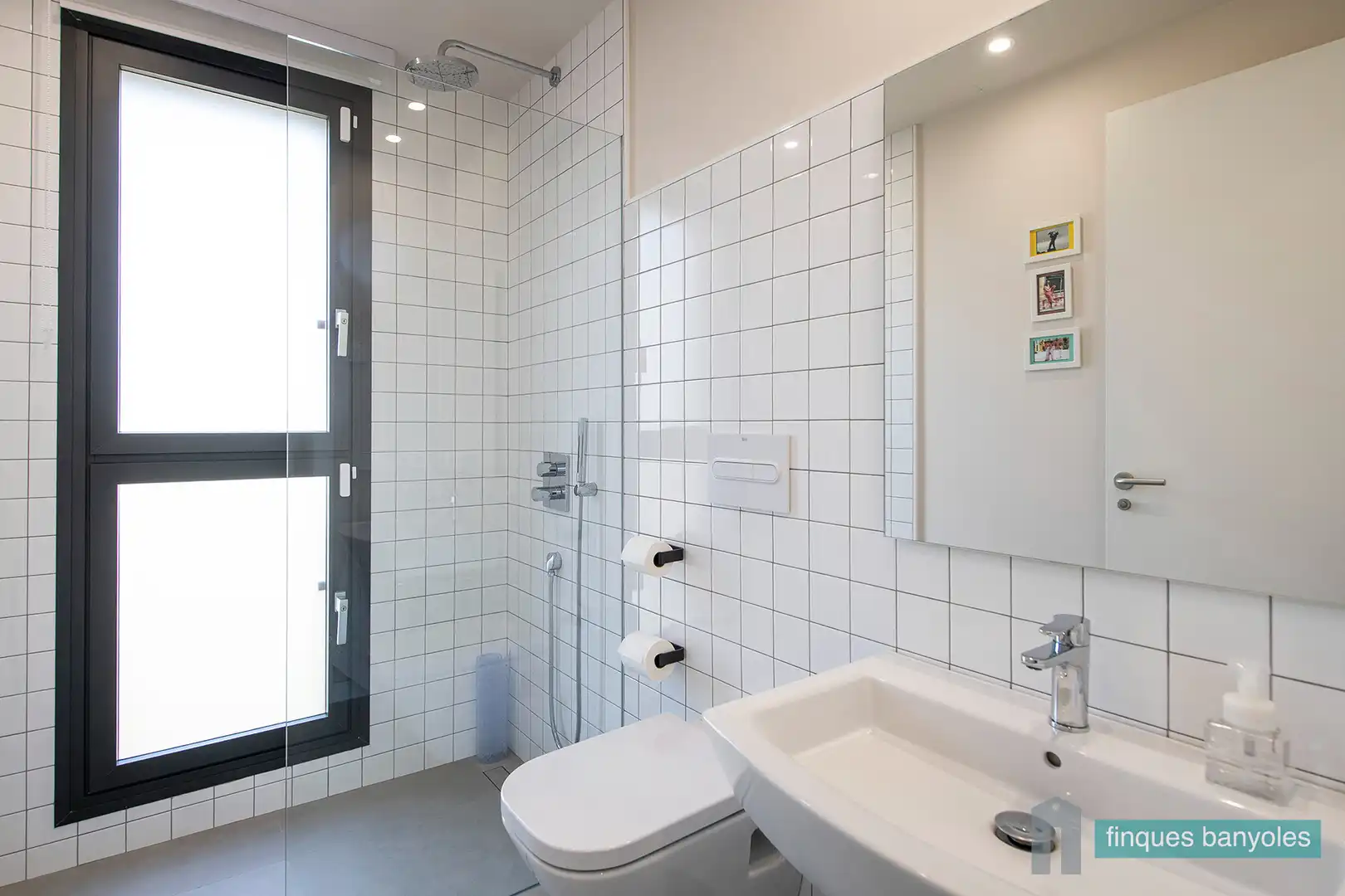 Bathroom of Houses for sale in Banyoles  with Air Conditioner, Heating and Terrace