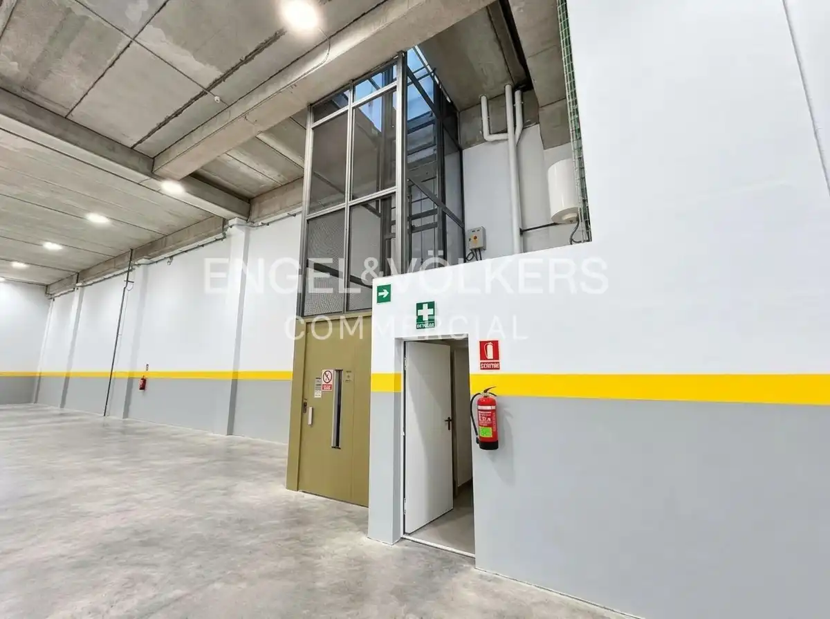 Nave industrielle à louer à Port, imagen 8
