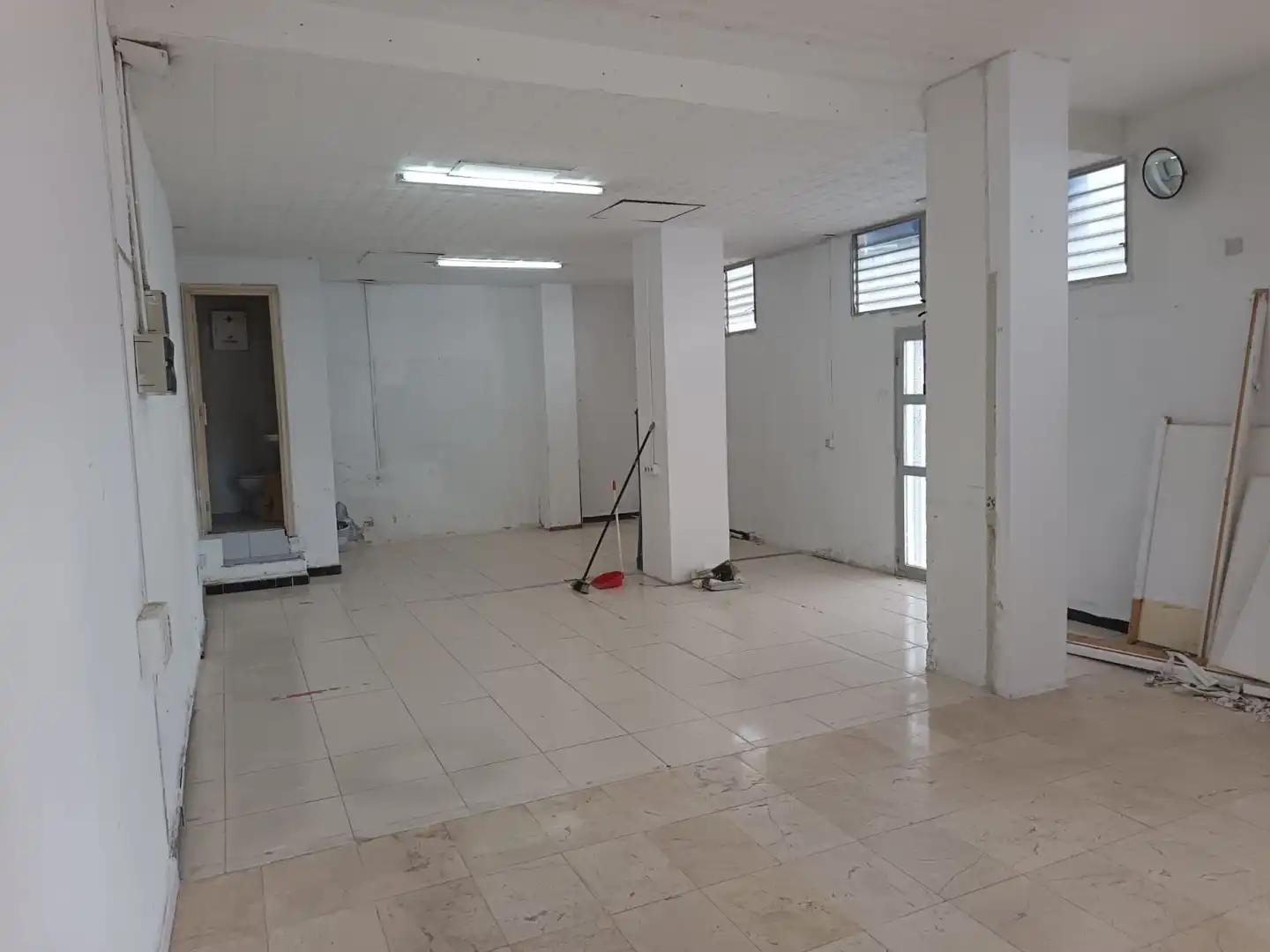 Local comercial de lloguer a Avenida Santiago Puig, imagen 4