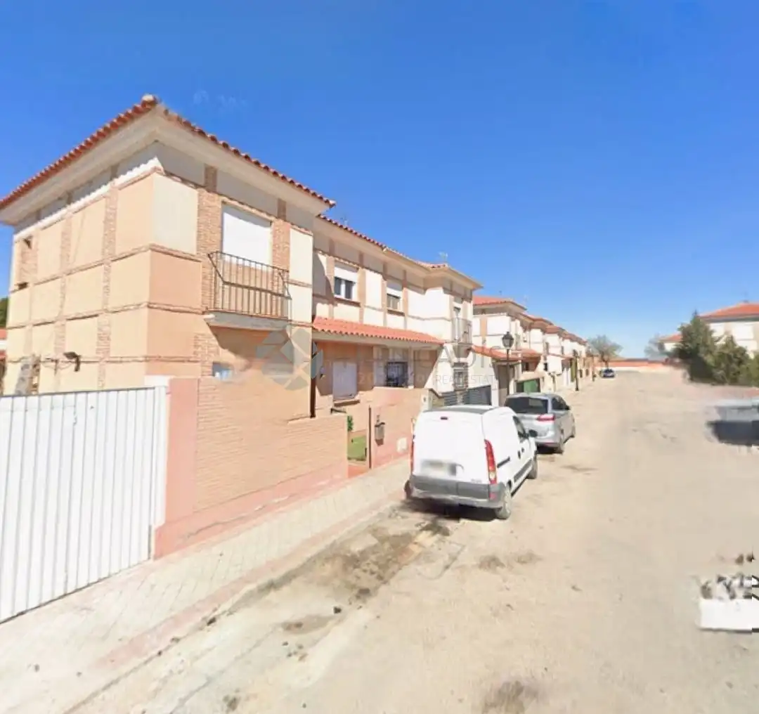 Adossat en venda a CL PABLO MOTA   QUINTANAR DE LA ORDEN (TOLEDO)