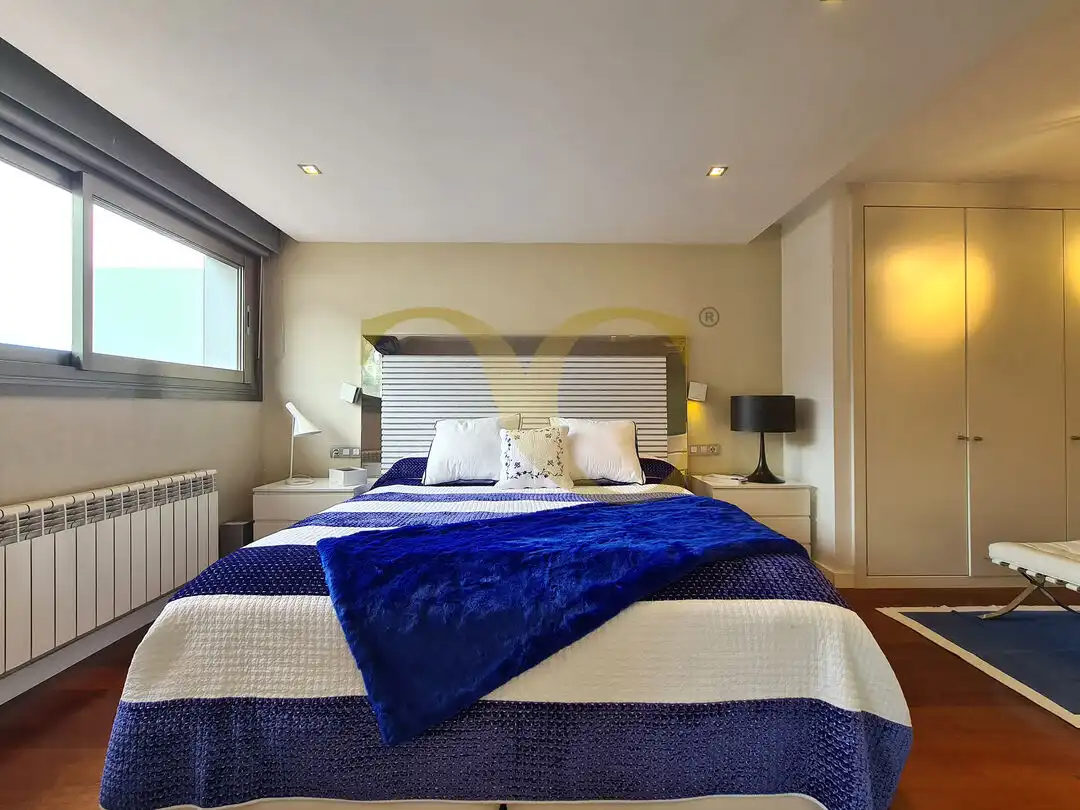 Schlafzimmer von Maisonette zum Verkauf in Oviedo  mit Heizung, Privatgarten und Terrasse