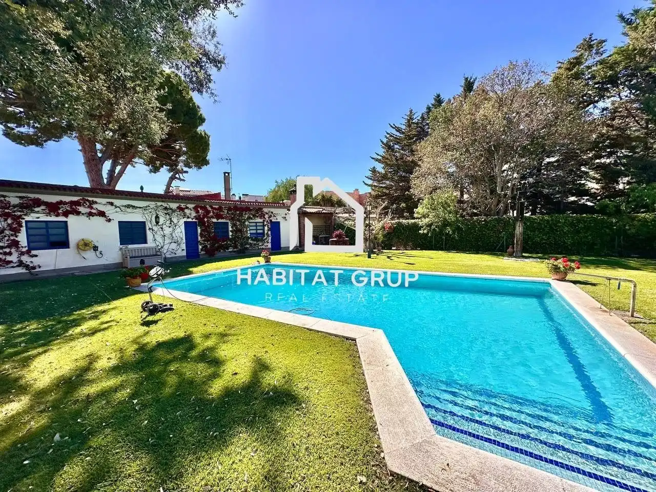 Piscina de Casa o chalet en venta en Castellbisbal con Aire acondicionado, Jardín privado y Trastero