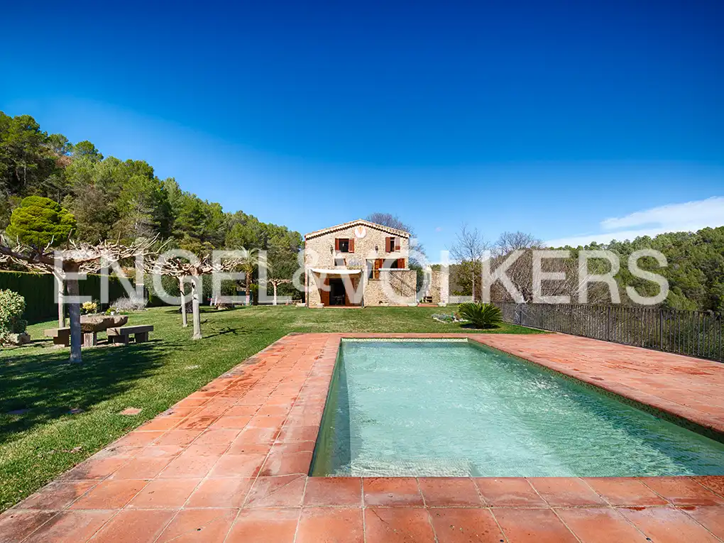 Country homes for sale in Lladó