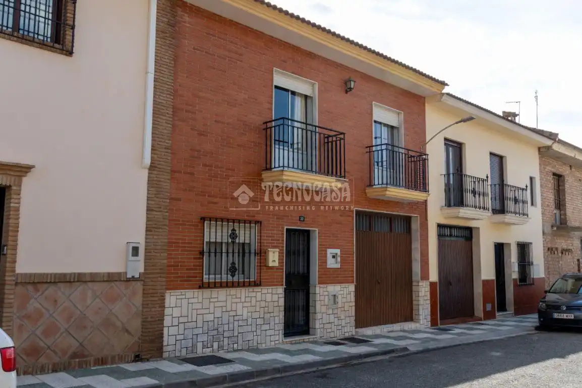 Vista exterior de Casa adosada en venta en Villanueva del Trabuco