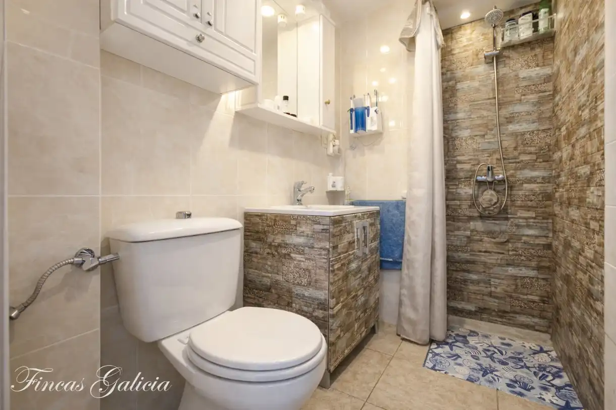Baño de Casa adosada en venta en Verín con Calefacción, Jardín privado y Terraza
