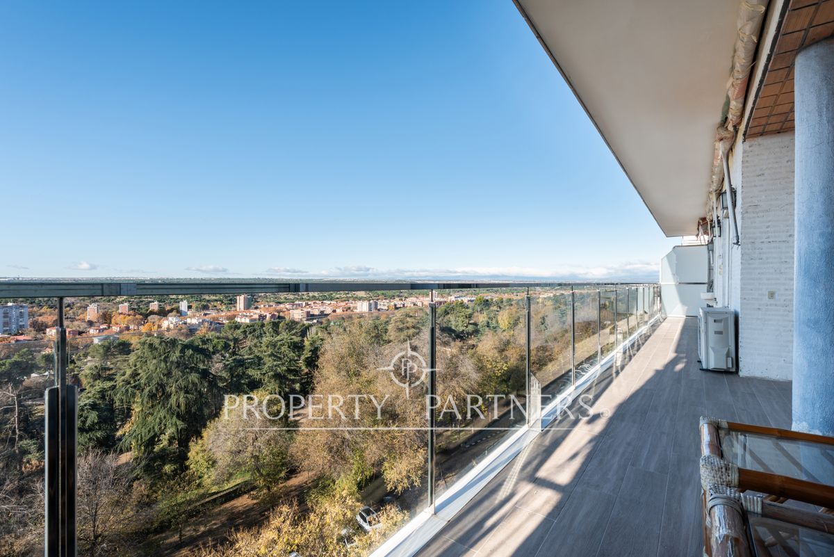 Terraza de Apartamento en venta en  Madrid Capital con Calefacción y Terraza