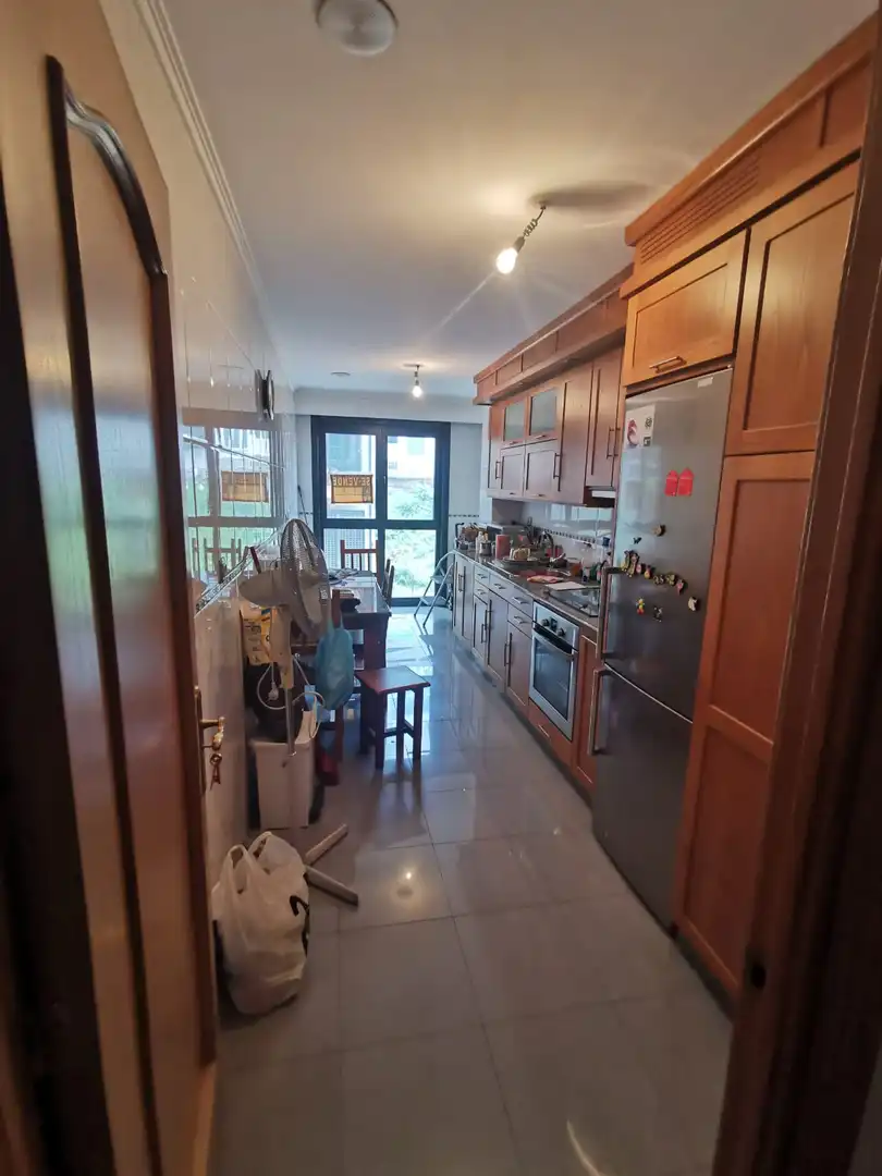 Cocina de Piso en venta en Ourense Capital  con Calefacción, Parquet y Amueblado