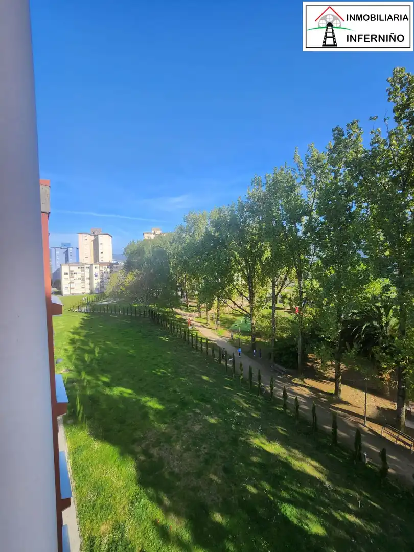 Vista exterior de Pis en venda en Ferrol amb Calefacció