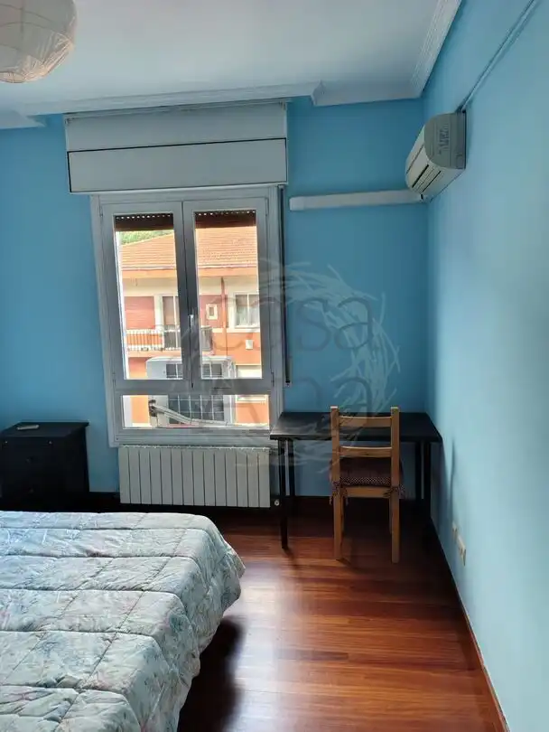 Habitación de Piso en venta en Bilbao  con Calefacción y Trastero