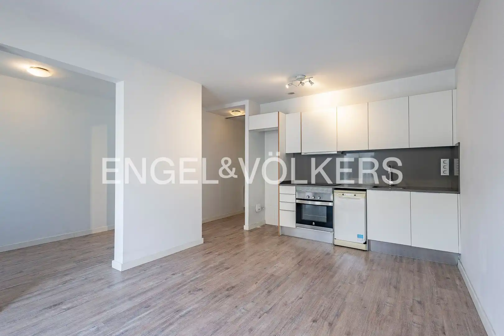 Cocina de Piso en venta en Barcelona con Calefacción, Terraza y Balcón