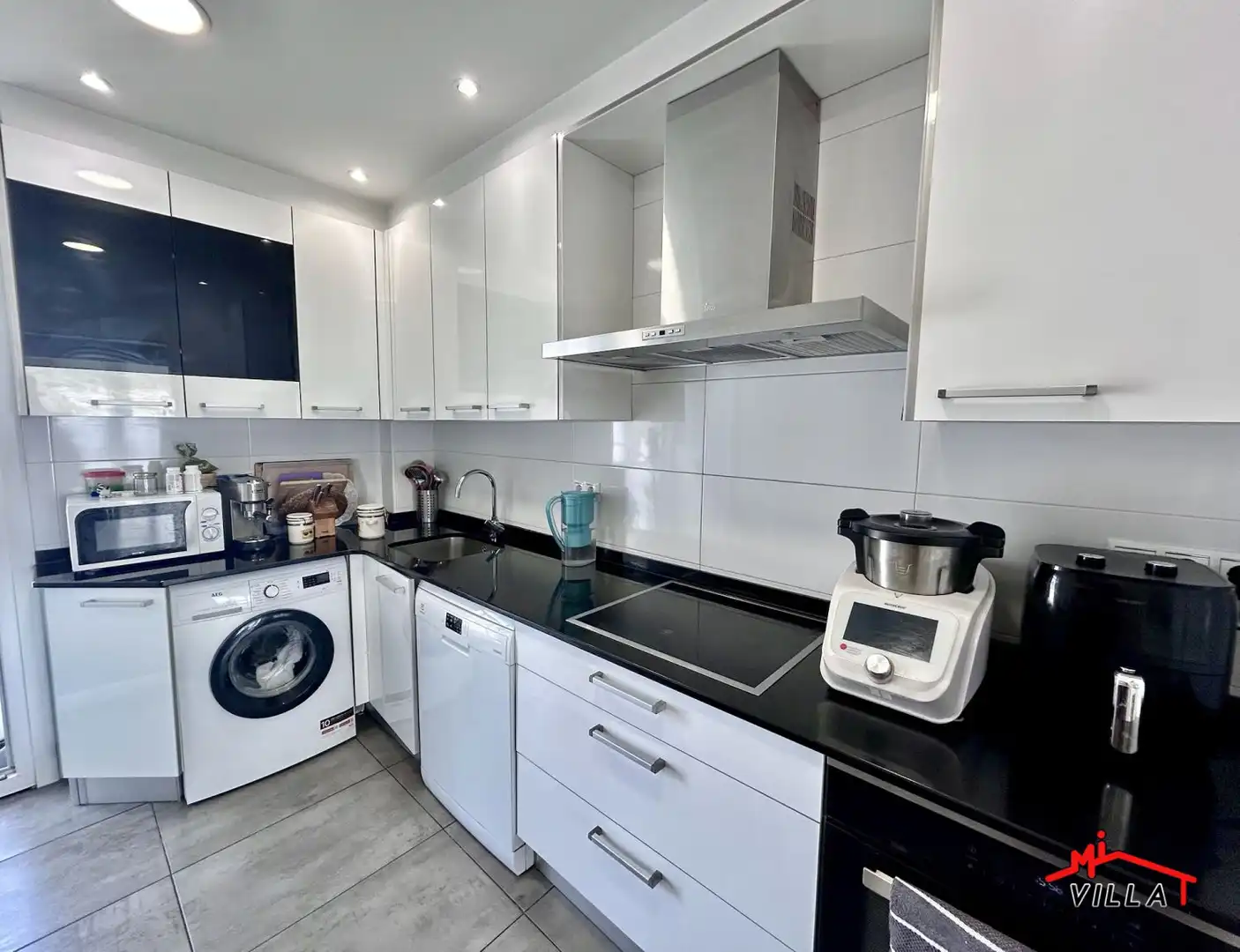 Cocina de Piso en venta en Laredo con Calefacción y Terraza