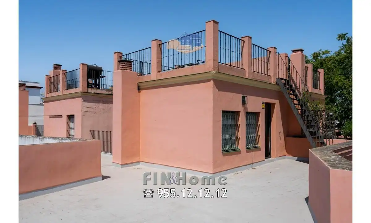 Vista exterior de Ático de alquiler en Sevilla con Aire acondicionado, Calefacción y Jardín privado