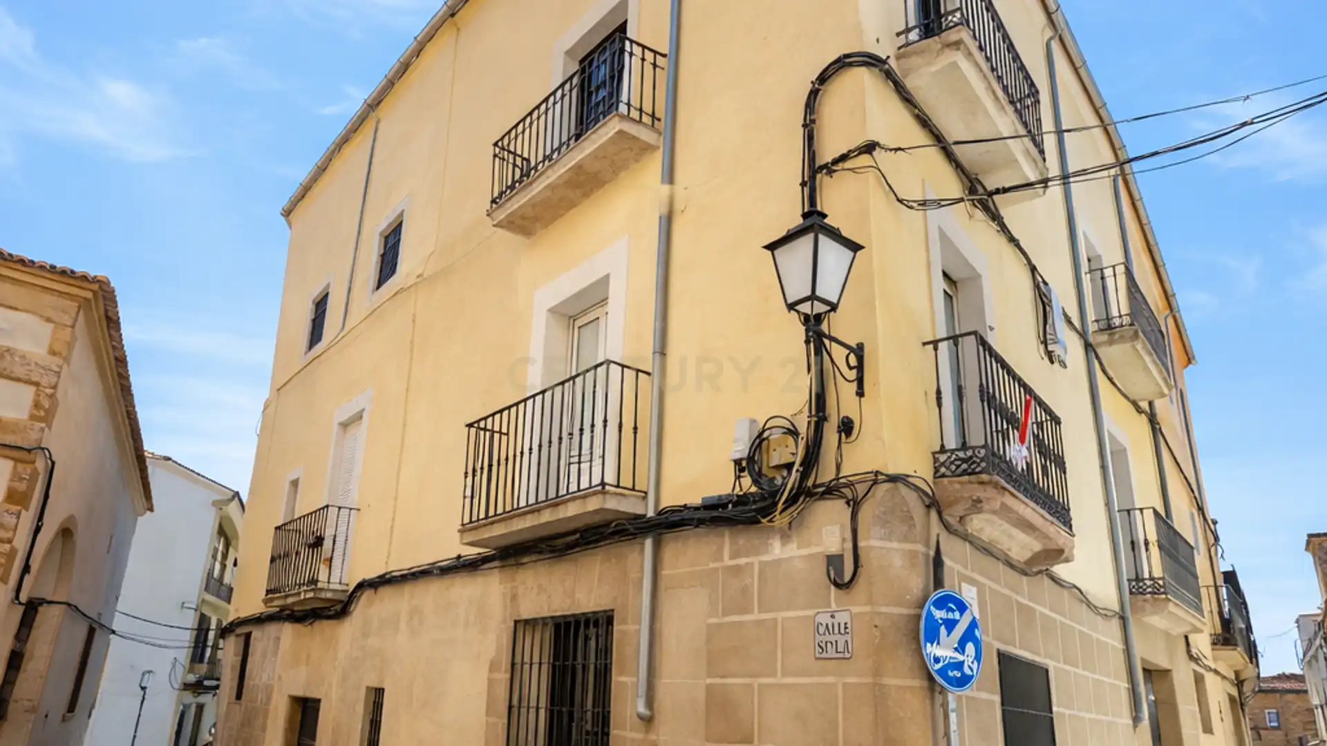 Vista exterior de Edificio en venta en Trujillo