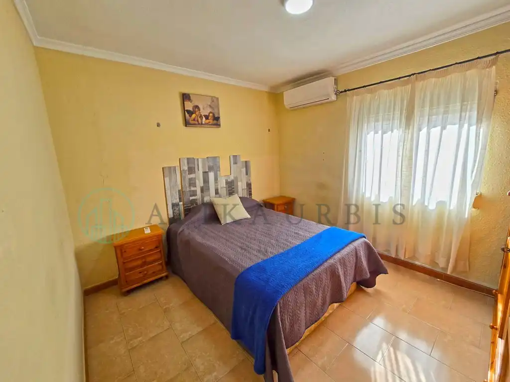 Piso en venta en Calle Manuel Altolaguirre, Girón - Las Delicias