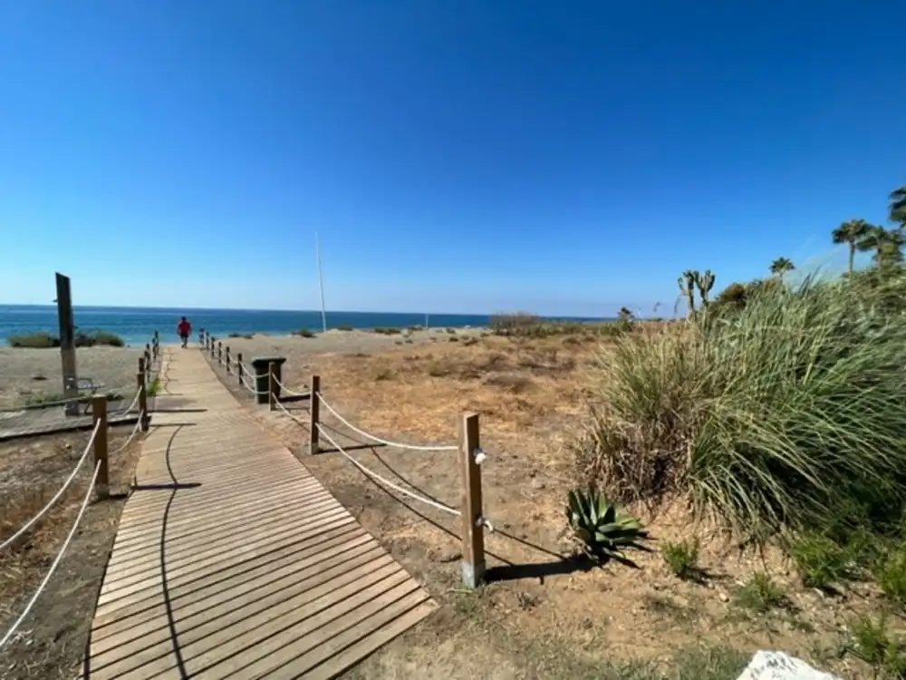 Vista exterior de Apartamento de alquiler en Estepona con Aire acondicionado, Terraza y Piscina
