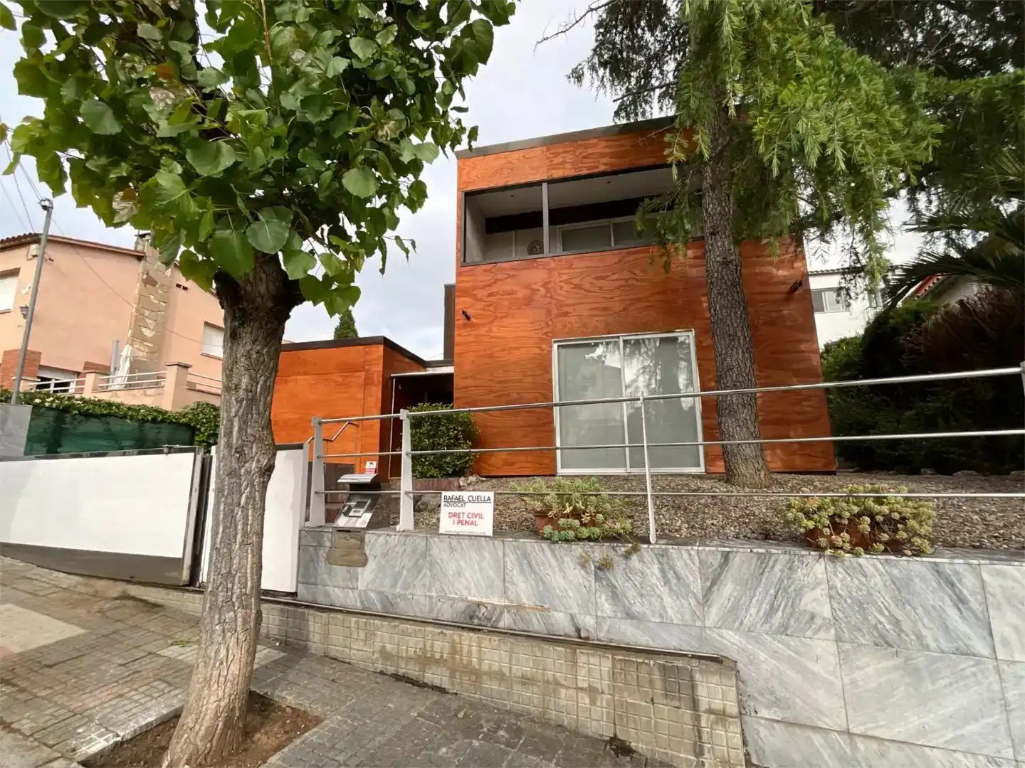 Vista exterior de Casa o xalet en venda en Sant Esteve Sesrovires amb Aire condicionat