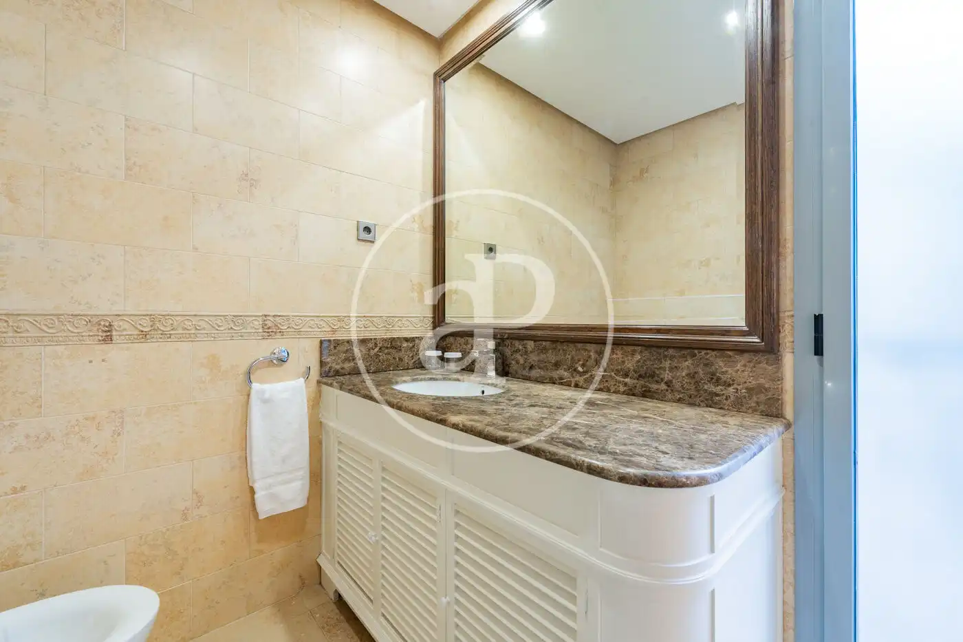 Bathroom of Flat for rent in Madrid  with Air Conditioner, Heating and Terrace