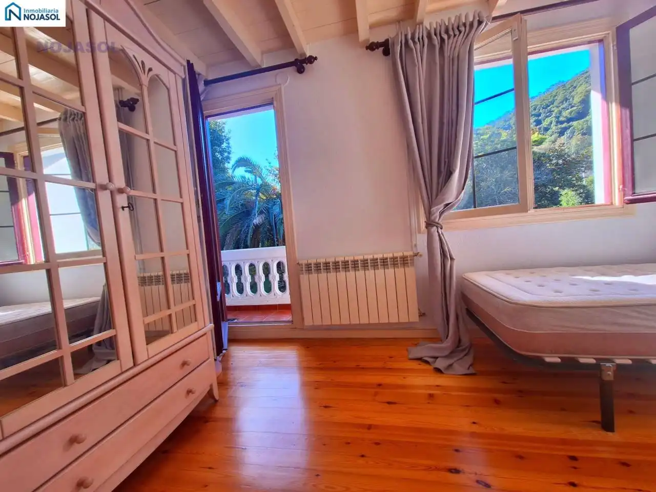 Habitación de Casa o chalet en venta en Arnuero con Calefacción y Jardín privado