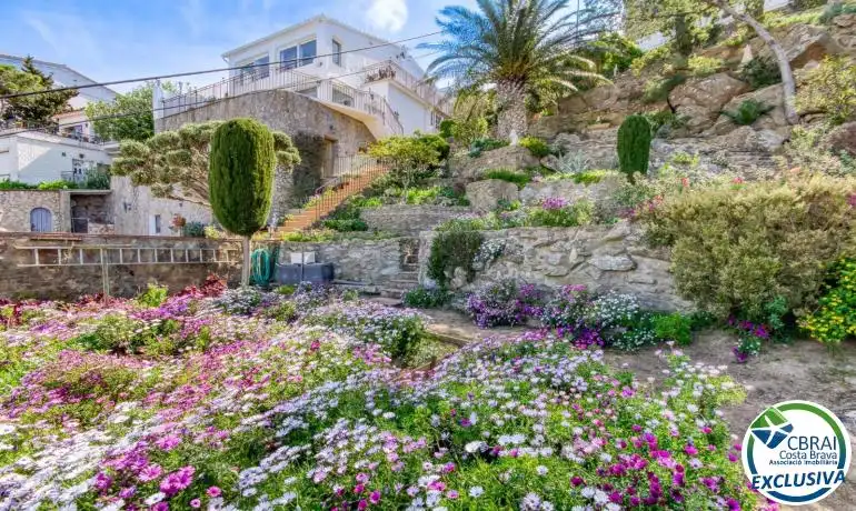 Jardí de Finca rústica en venda en Roses amb Calefacció, Jardí privat i Traster