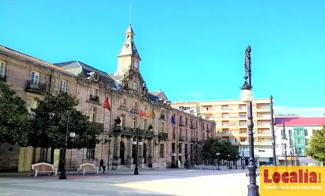 Vista exterior de Nau industrial de lloguer en Torrelavega 